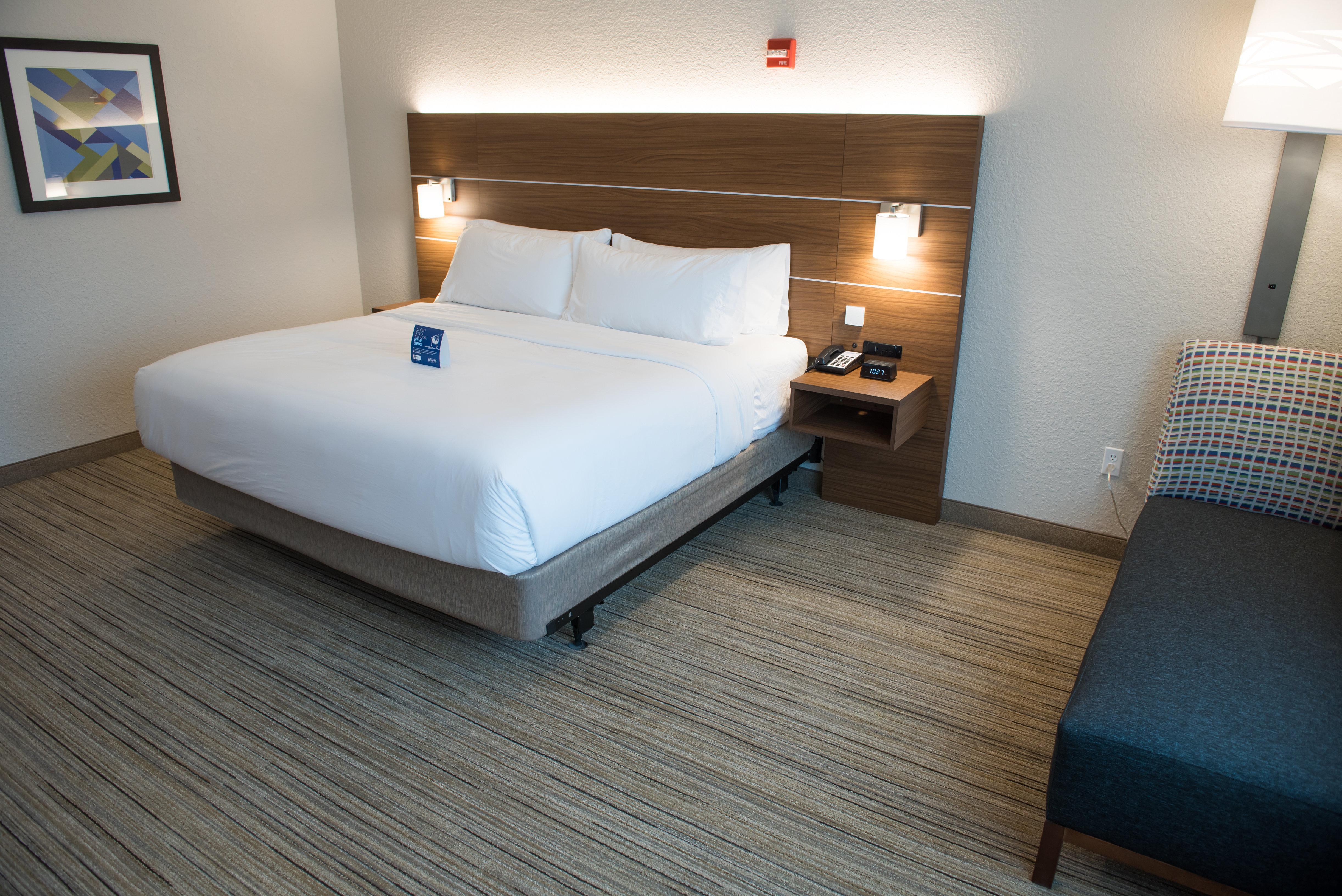 Holiday Inn Express & Suites - Dayton Southwest By Ihg Exterior photo